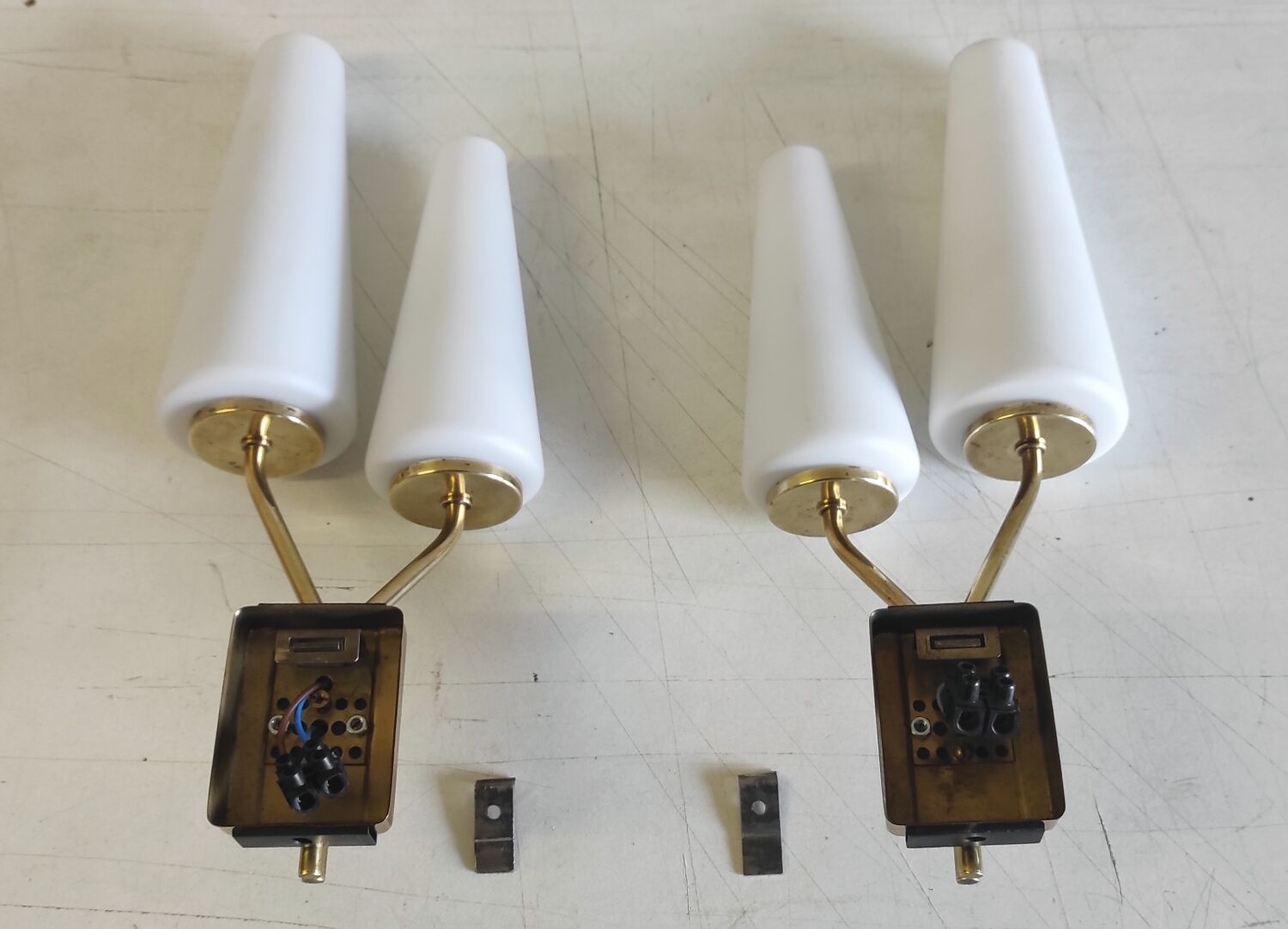Asymmetrical double light wall sconces in brass, metal, and opaline - 50s