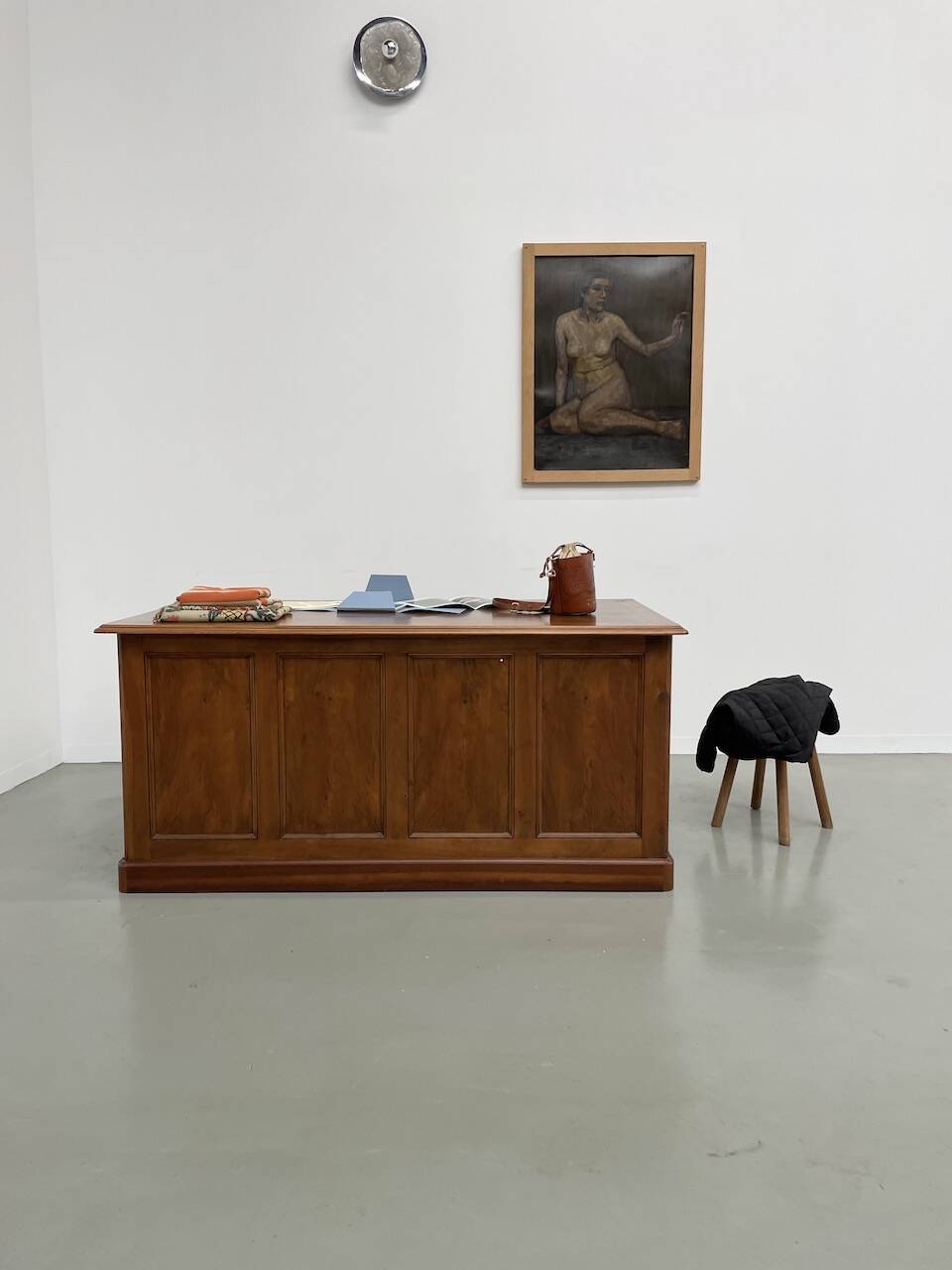 Comptoir ou bureau en noyer années 50