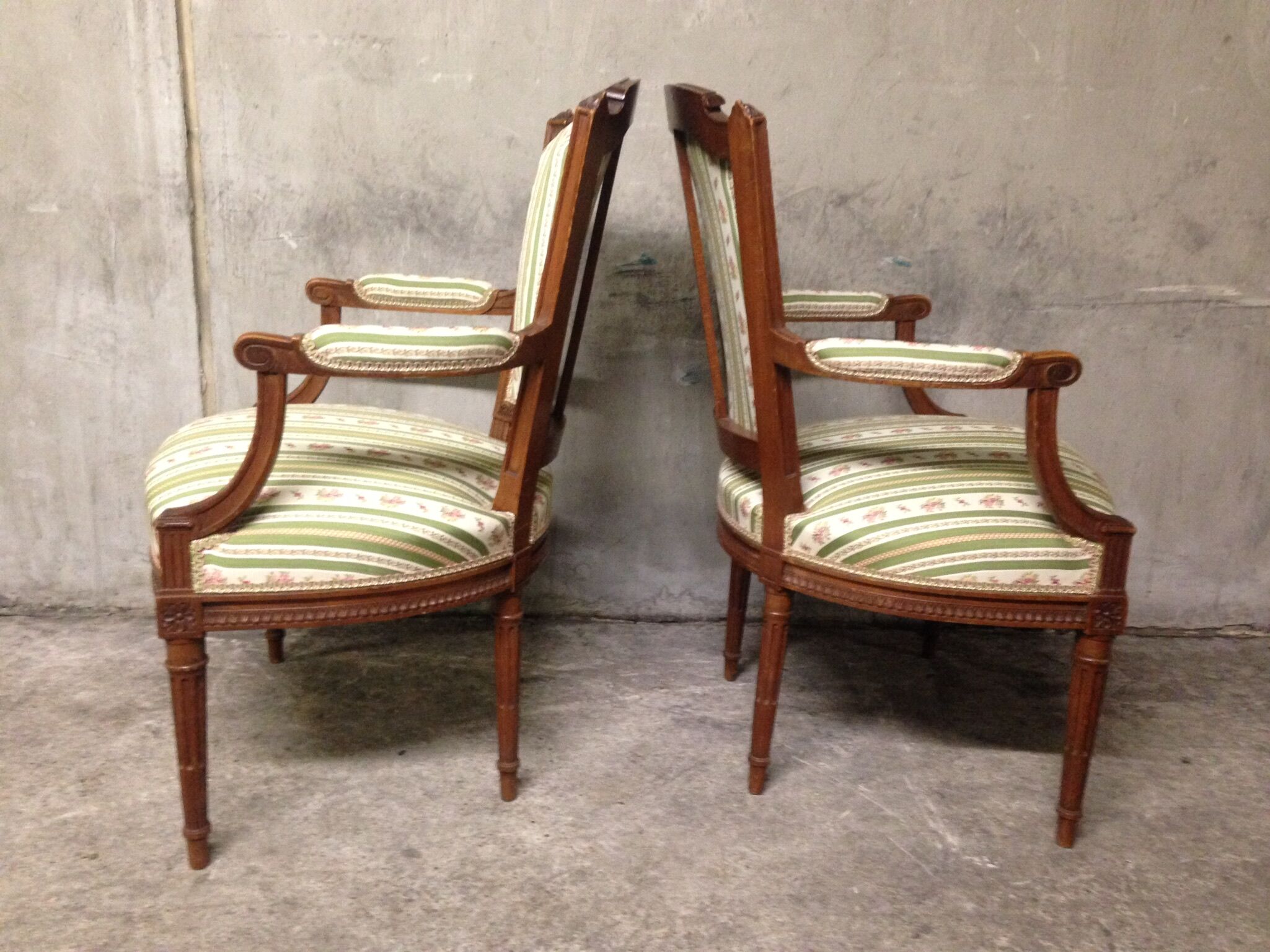 Salon Louis XVI sofa and pair of cabriolets