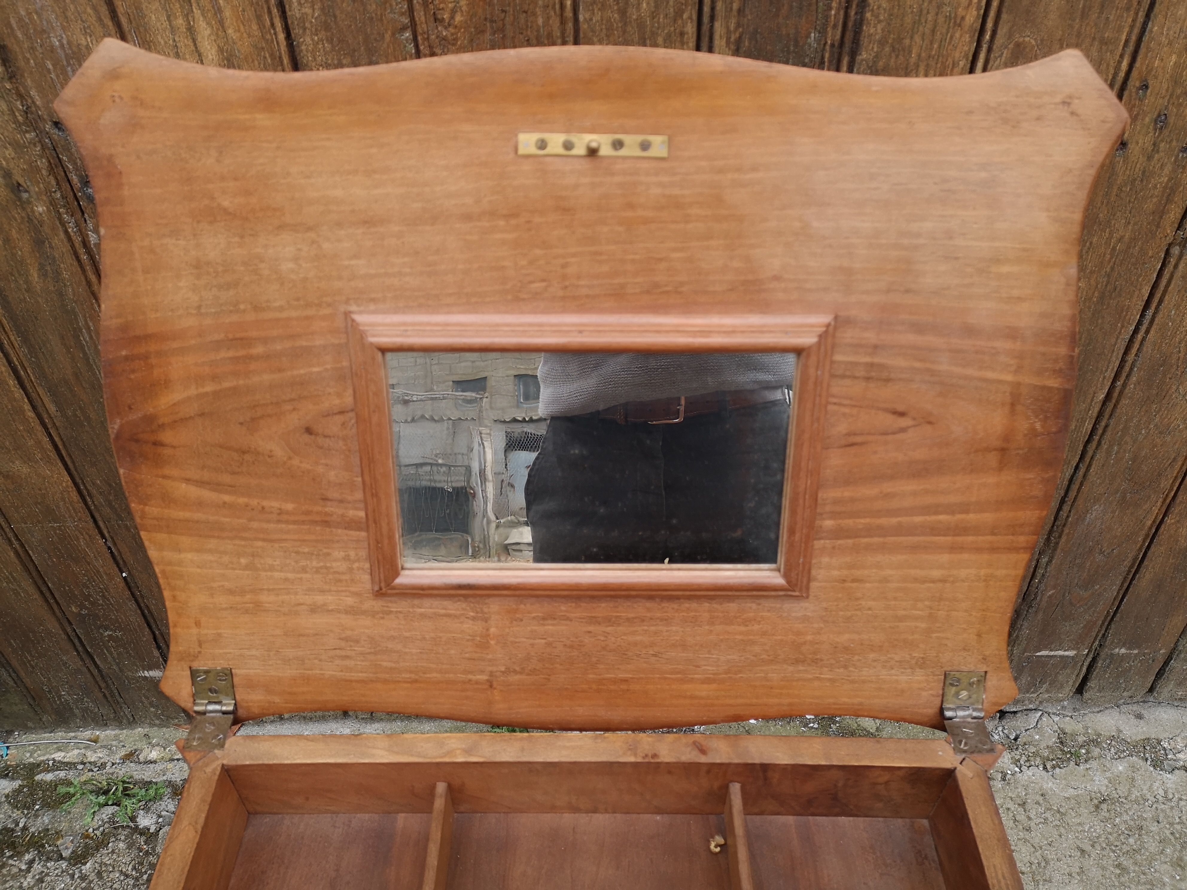 Charming small hairdresser 1900