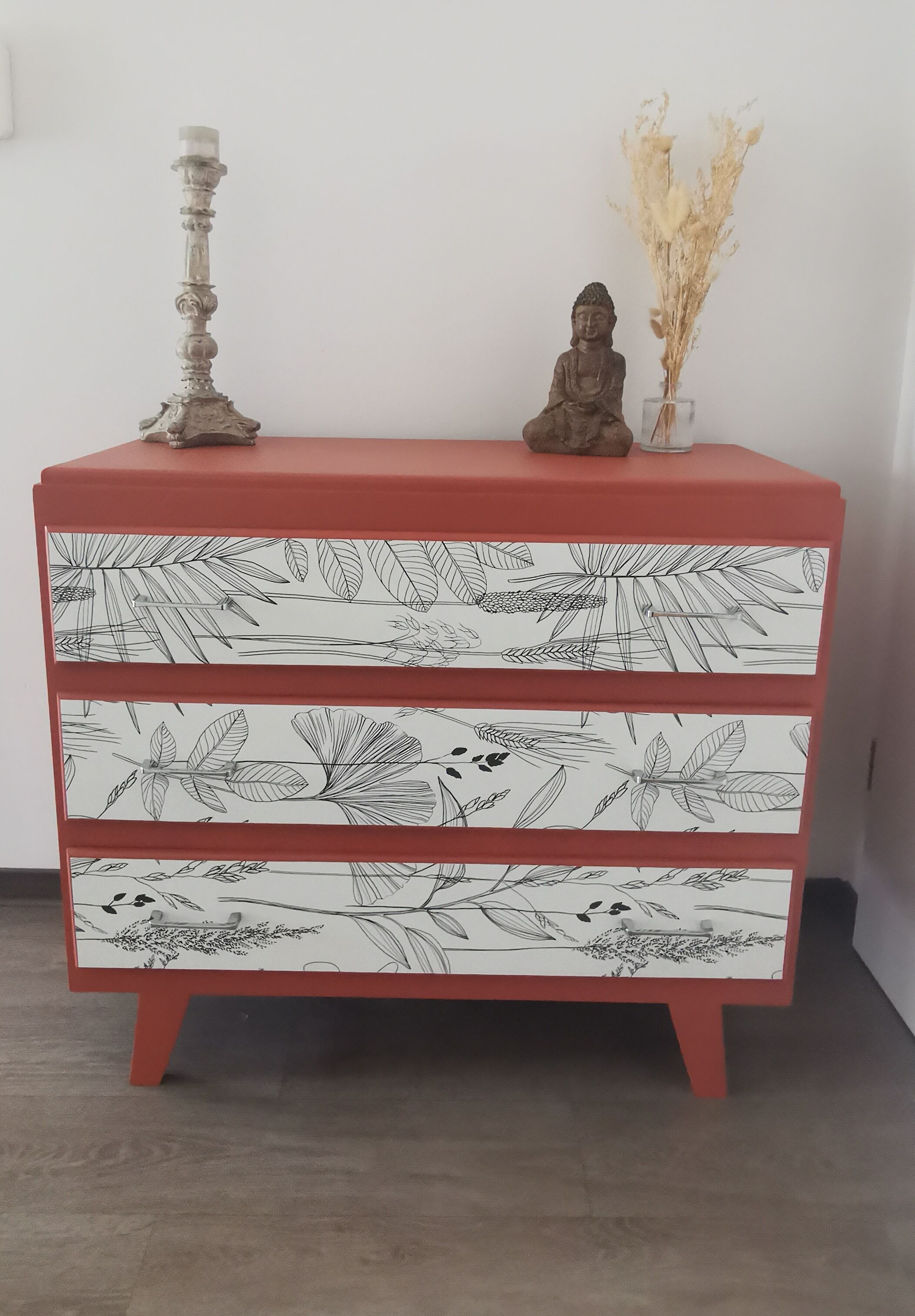 Vintage chest of drawers