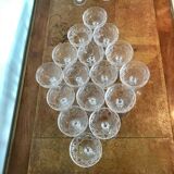 Service de verres 62 pièces en cristal taillé