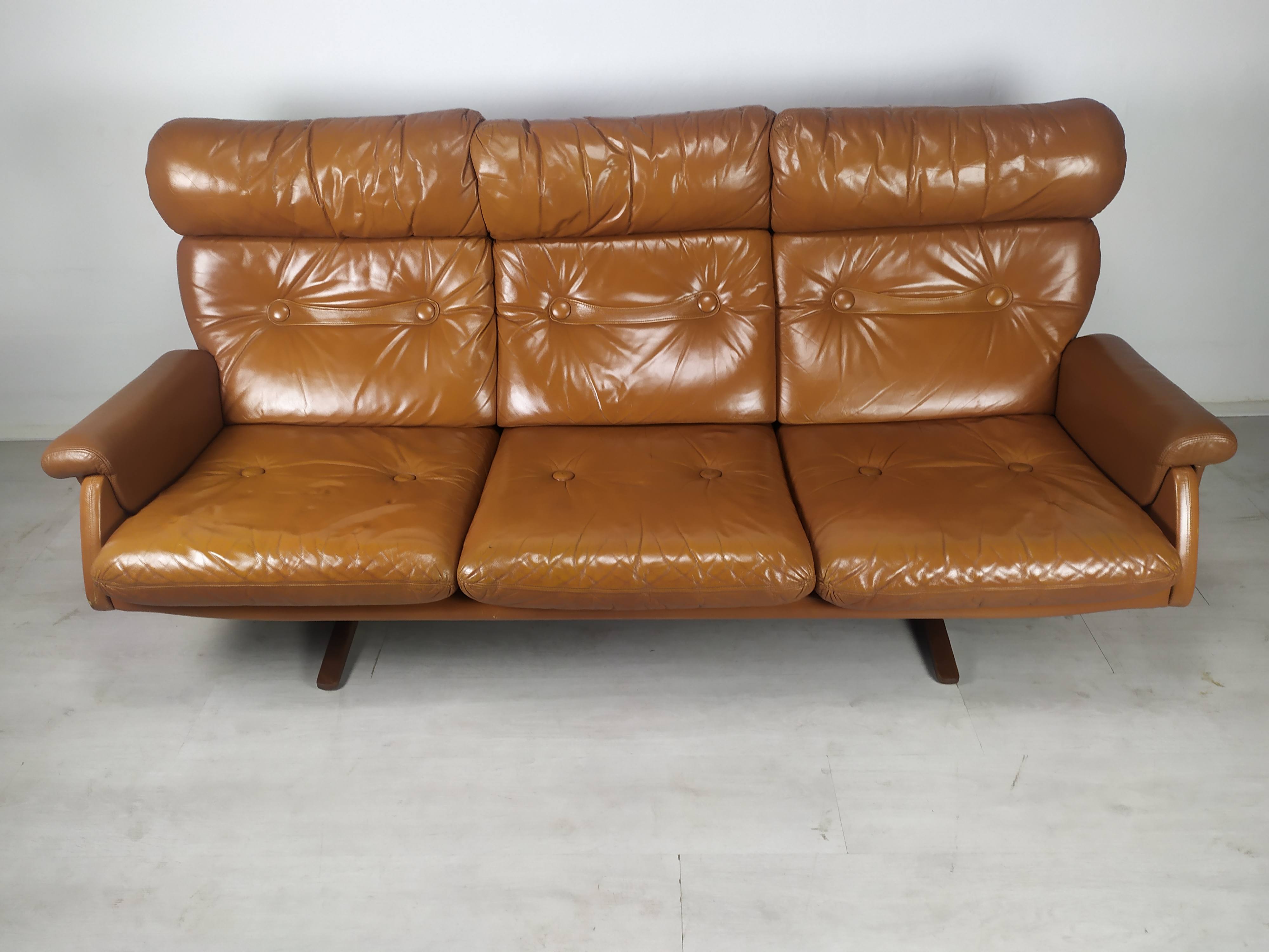 Scandinavian fawn leather sofa