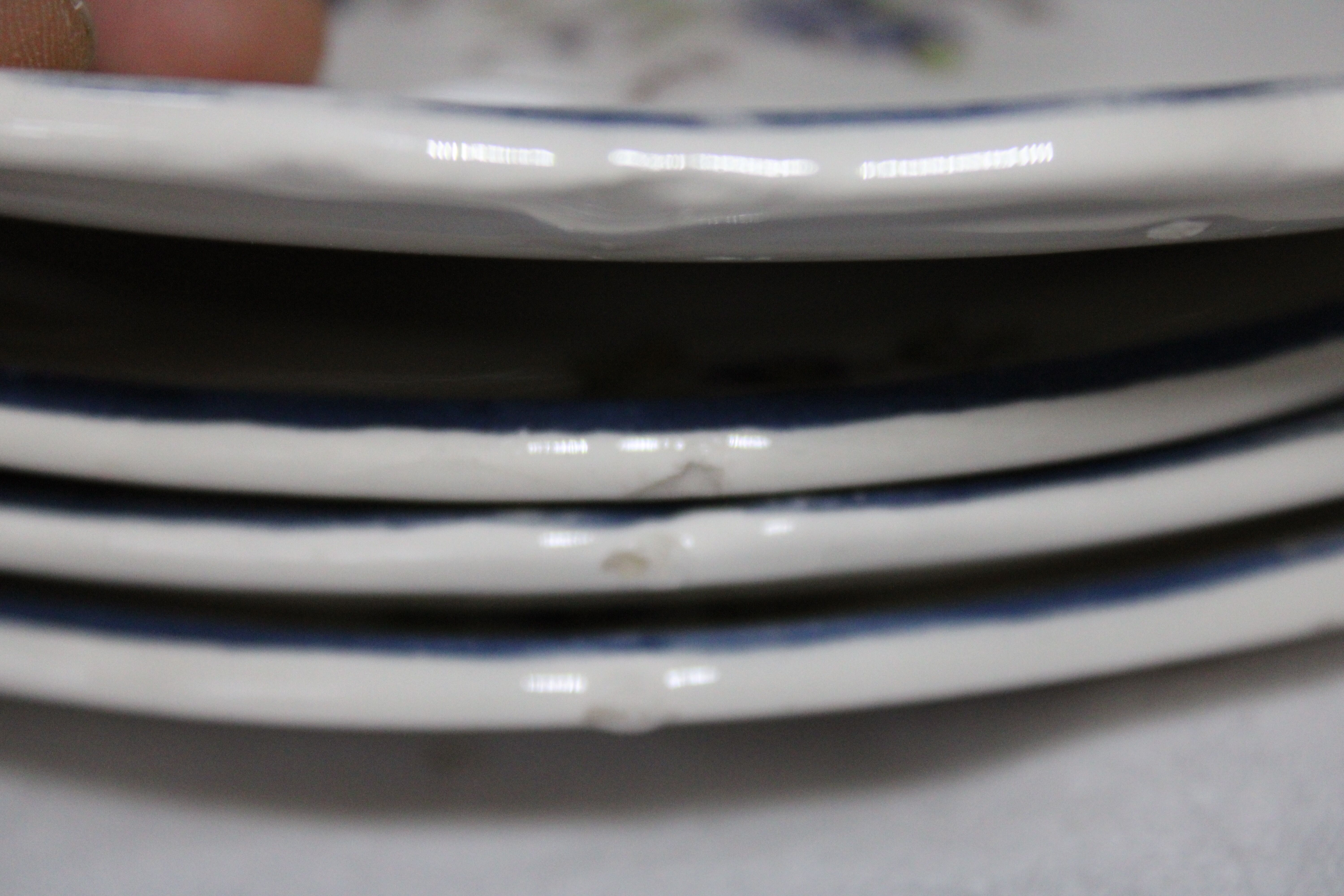 Service at Dessert Saint-Amand Vieux Delft