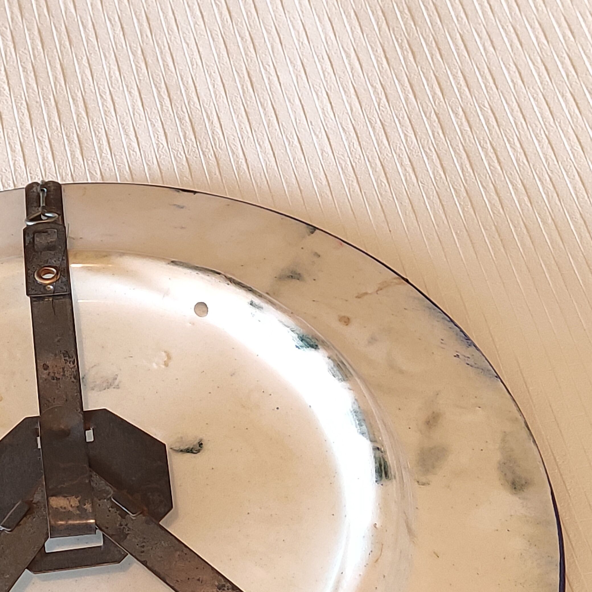 Hand-painted decorative plate decorated with a blue chimera pattern