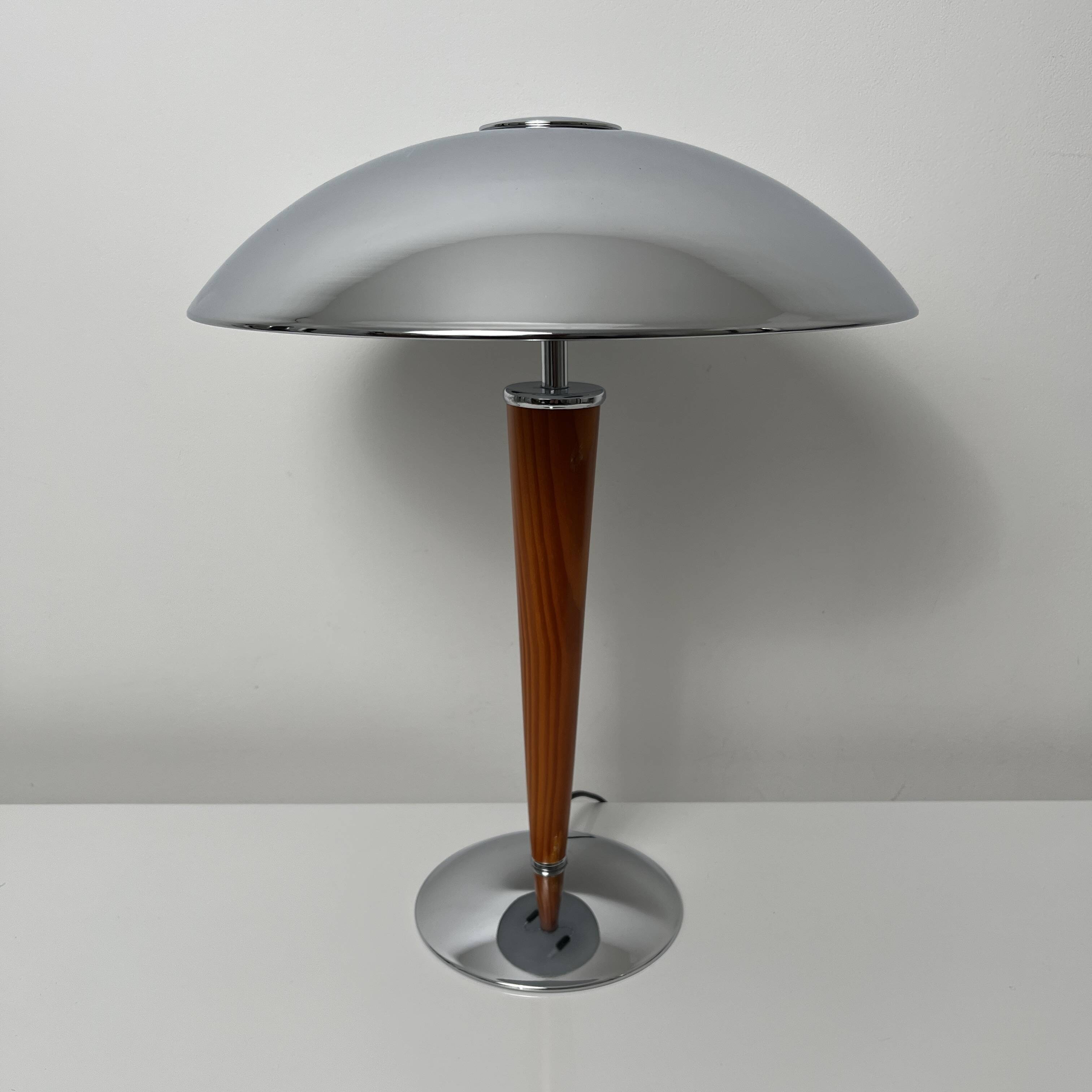 Chrome mushroom lamp in art deco style called liner