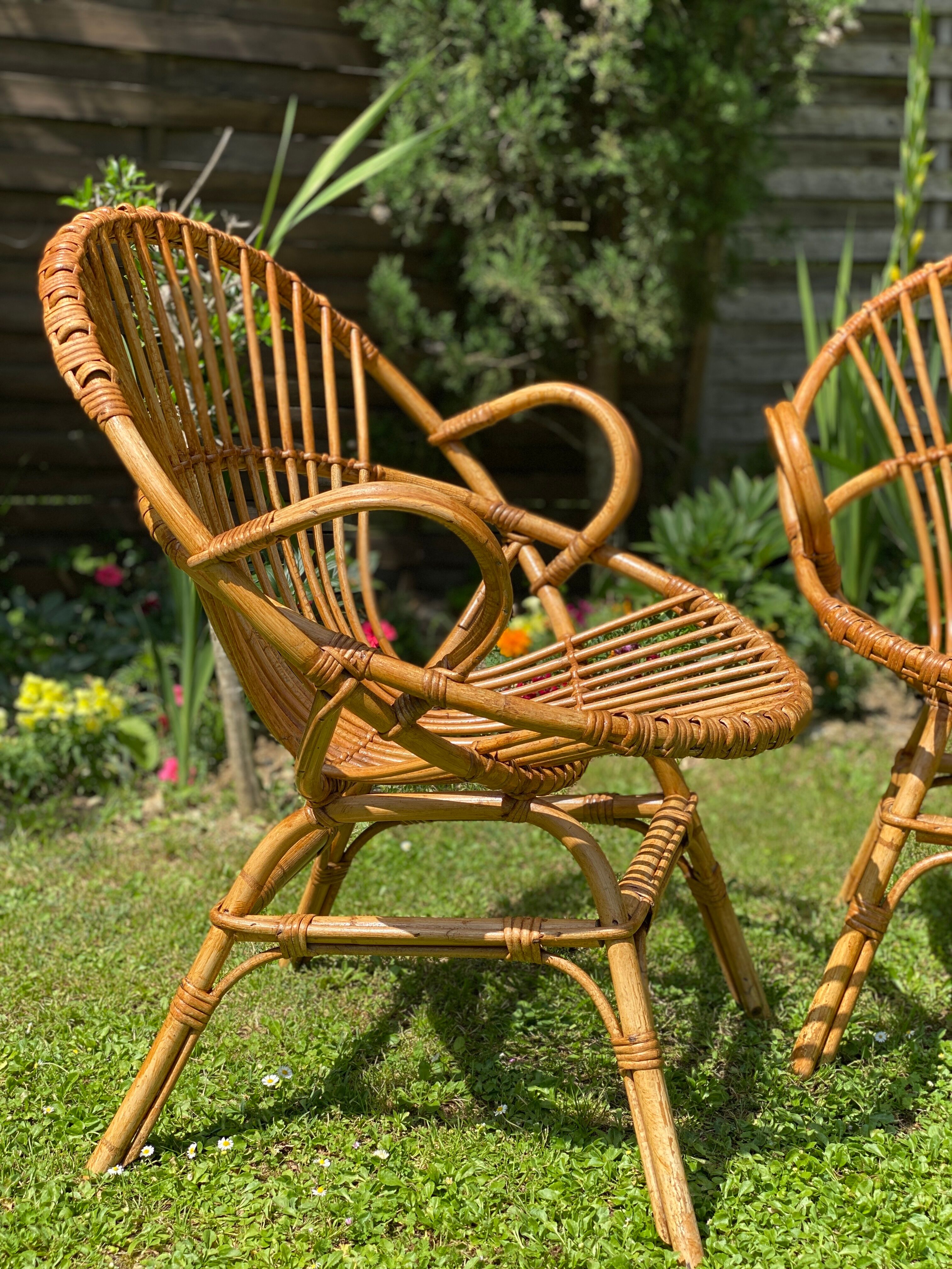 Paire de fauteuils rotin corbeille vintage