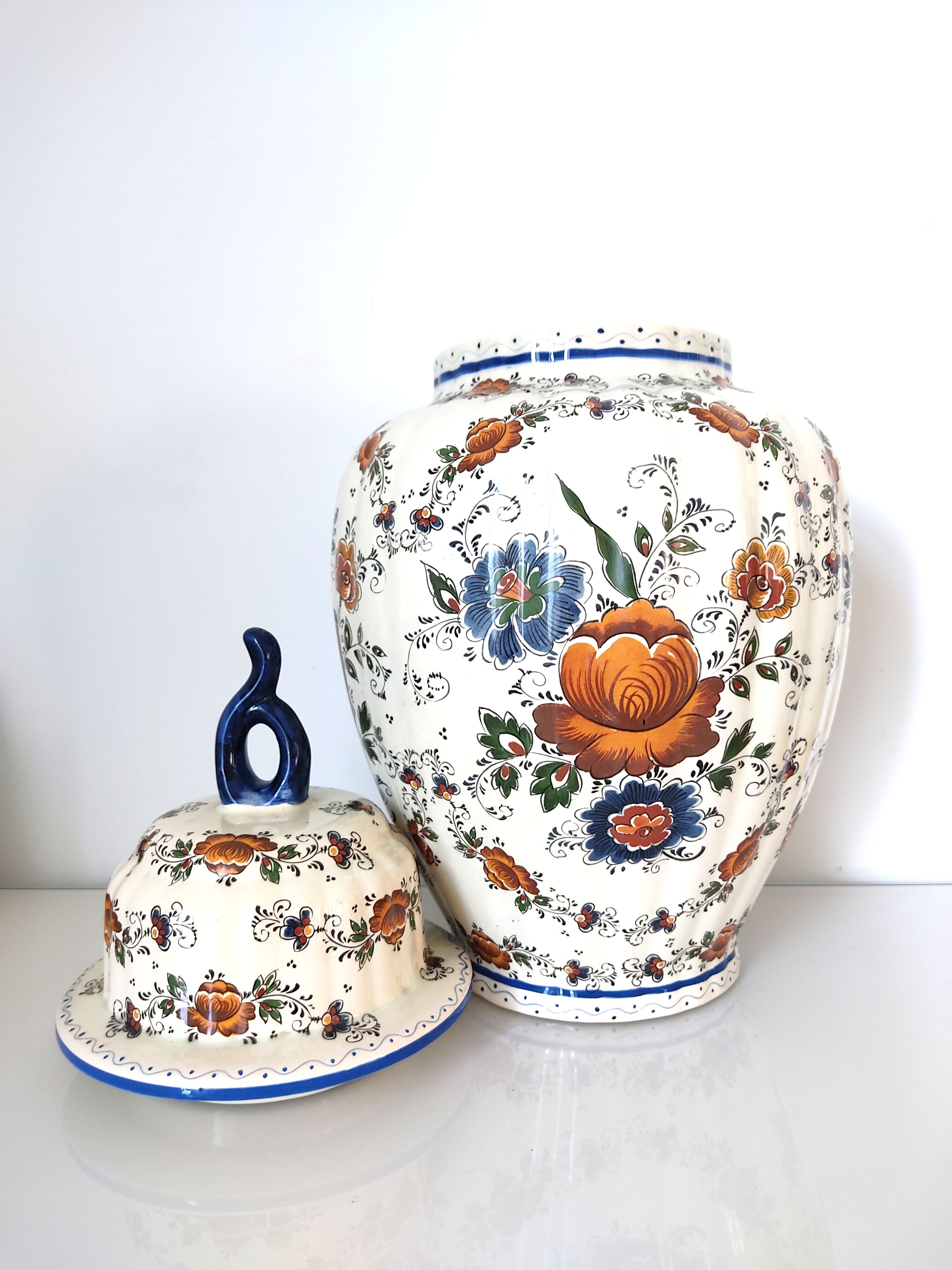Vase potiche fleurie faïence Hubert Bequet