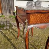 Coiffeuse française en palissandre de style Louis XV marqueterie