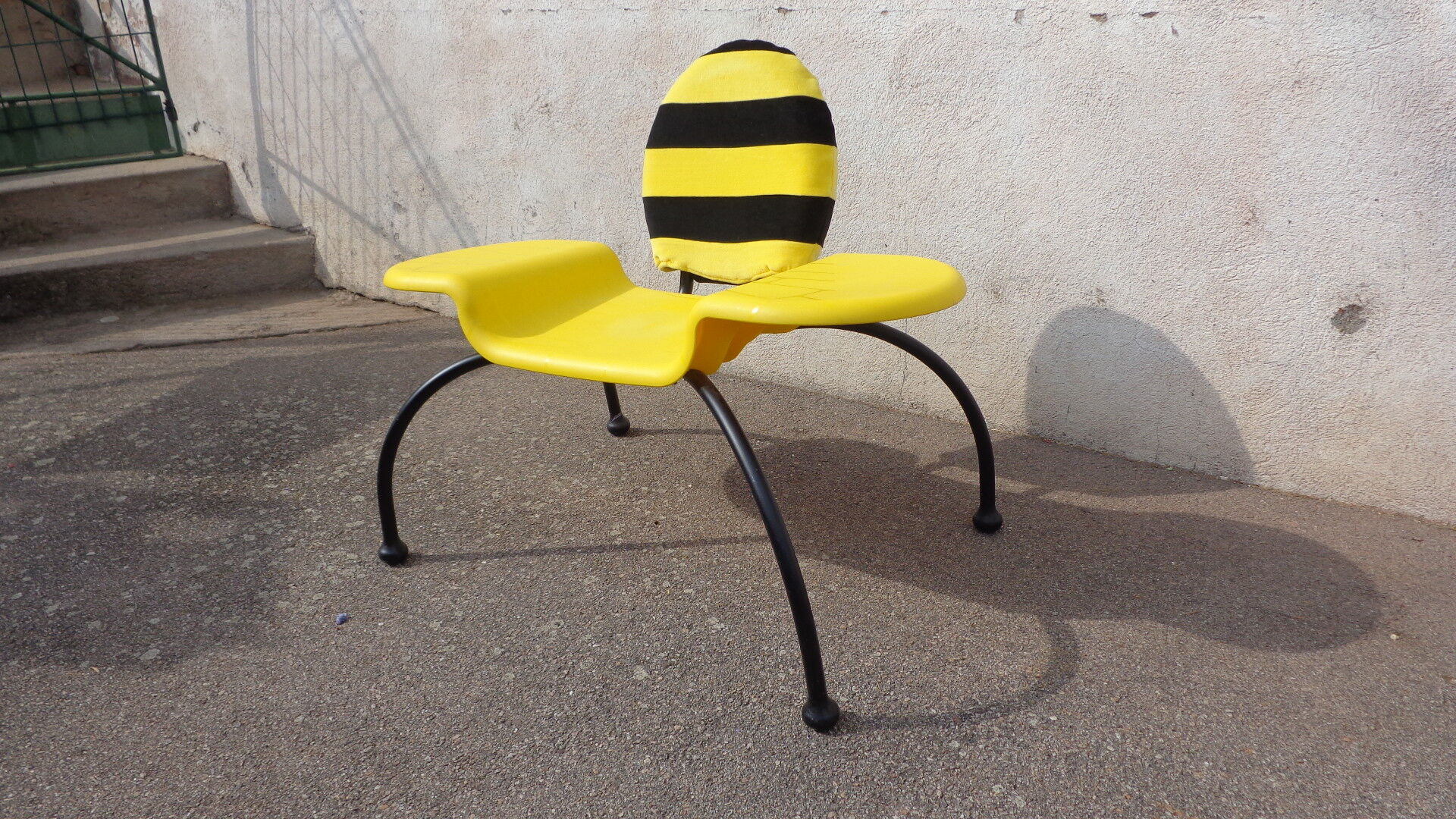 Maya L'abeille Fond Jaune | Happy Pâtisserie