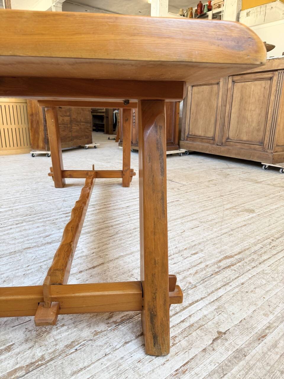 Aranjou farmhouse table in blond elm, 1950s
