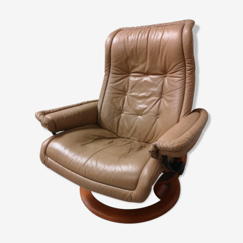 Mid-Century swivel leather lounge chair, Norway