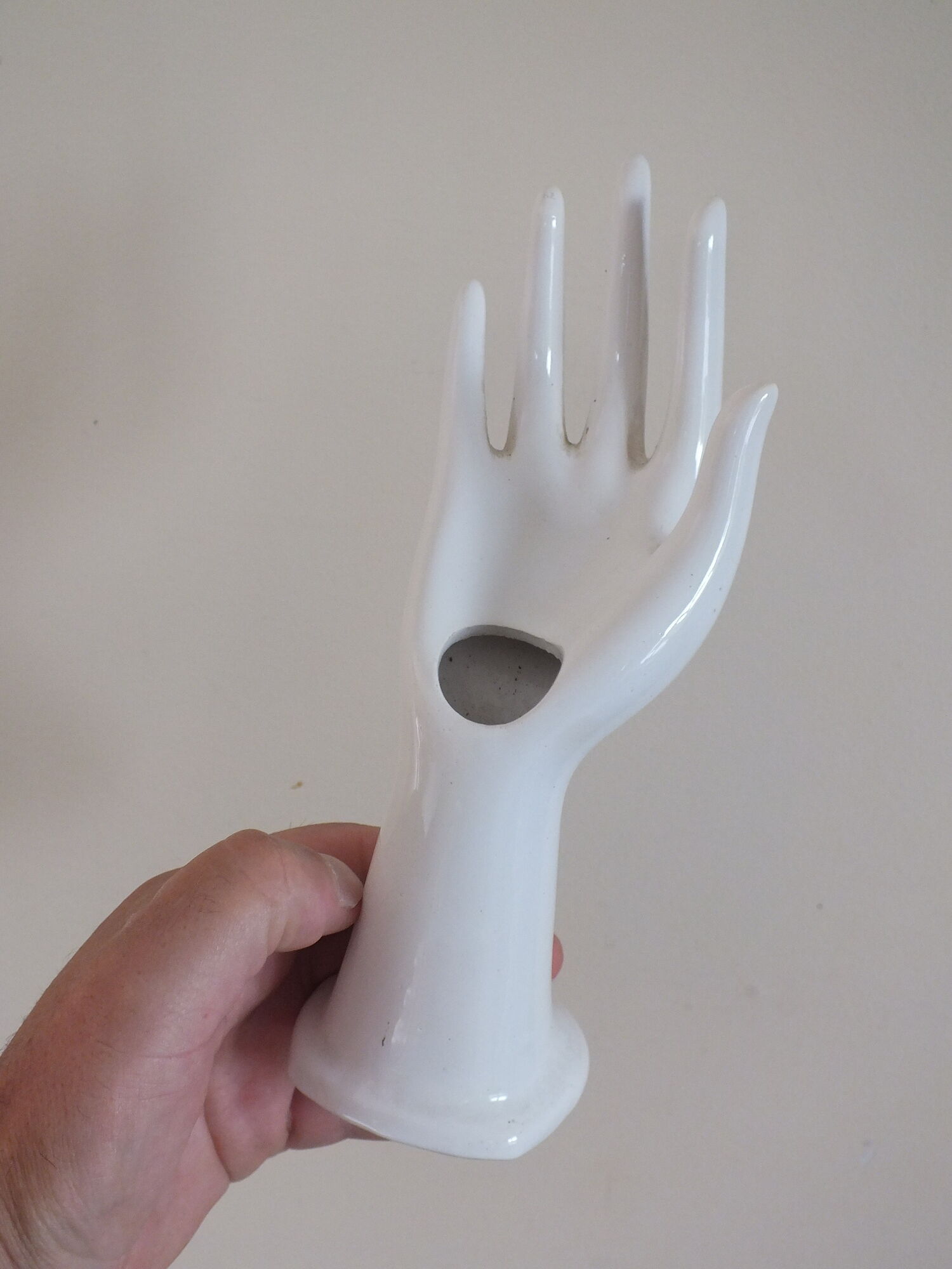 Duo of hands - rings or spike flowers in white ceramic