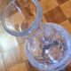 2 carafes en verre craquelé