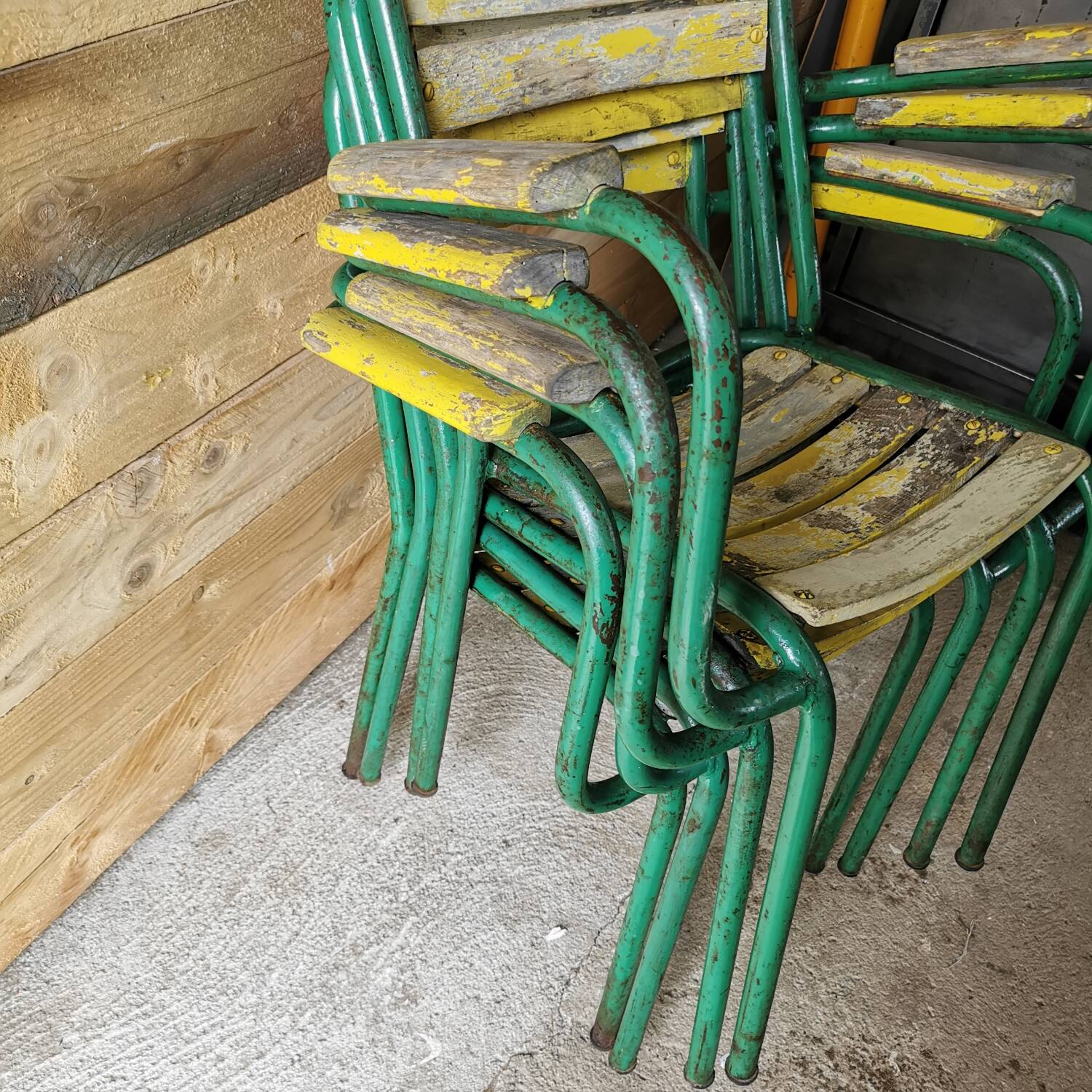 Set of 4 metal bistro chairs tolix style