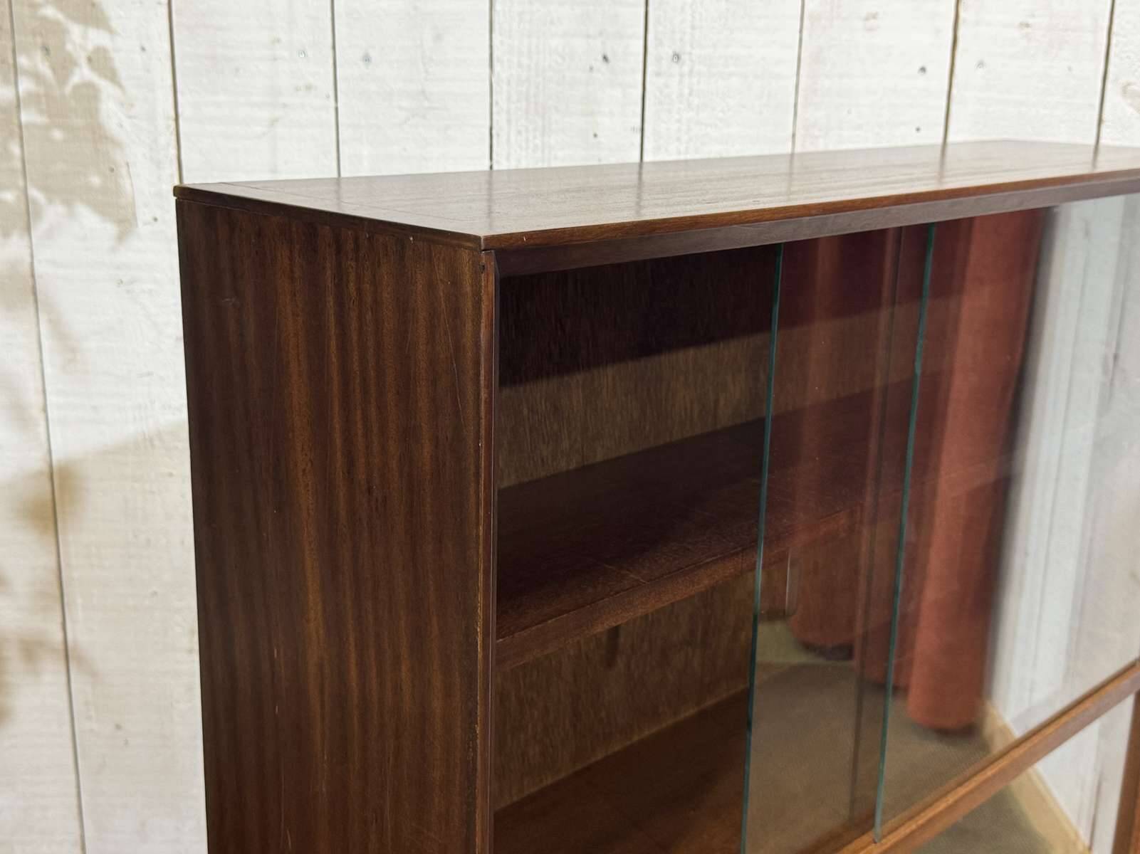 1970s English display cabinet in mahogany