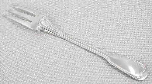Sfam model Filet, 12 long cake forks, 16 cm, in silver-plated metal.