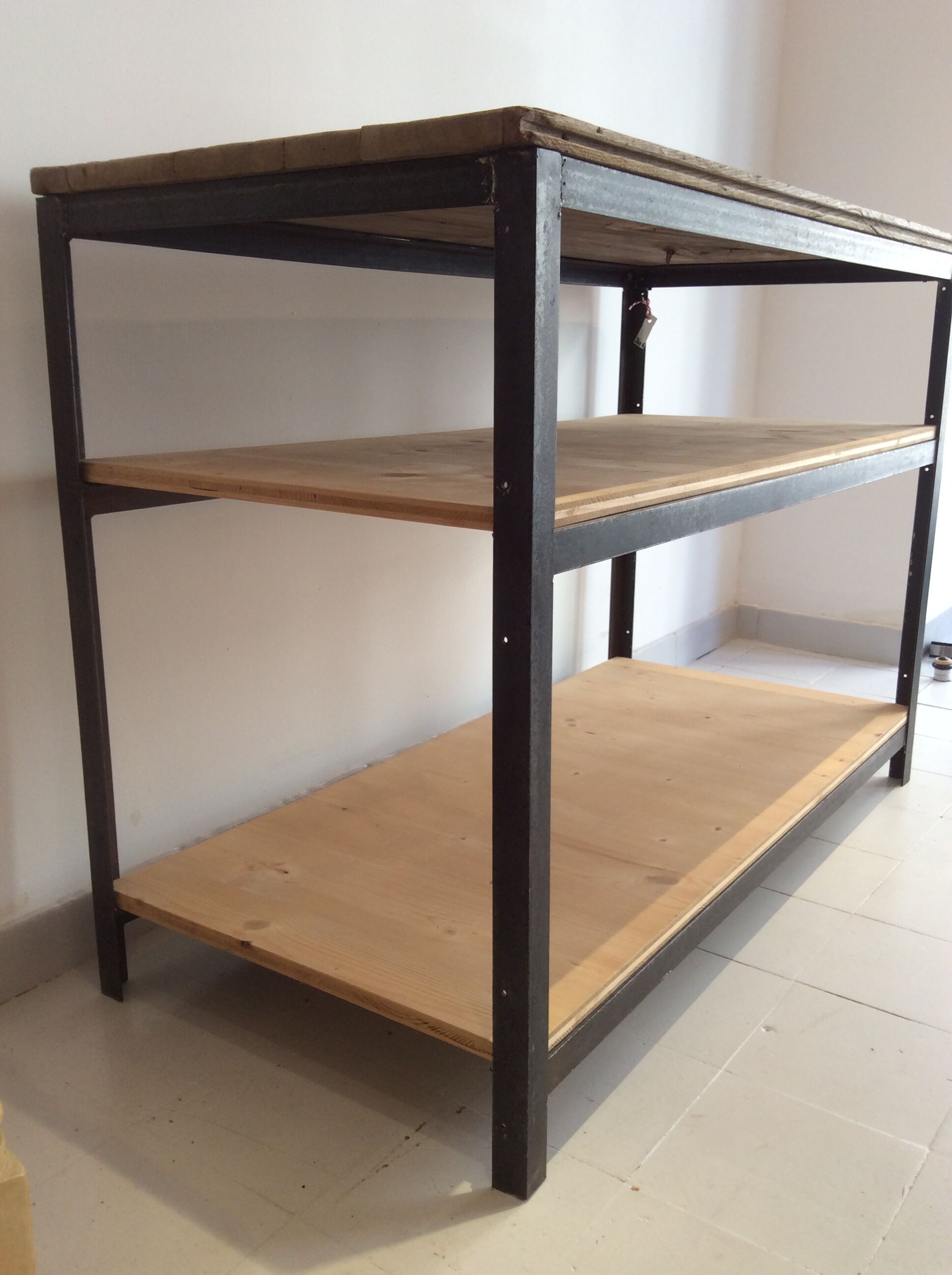 Meuble d'atelier établi en fer et bois