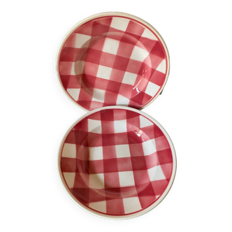2 soup plates with Givors red tiles.