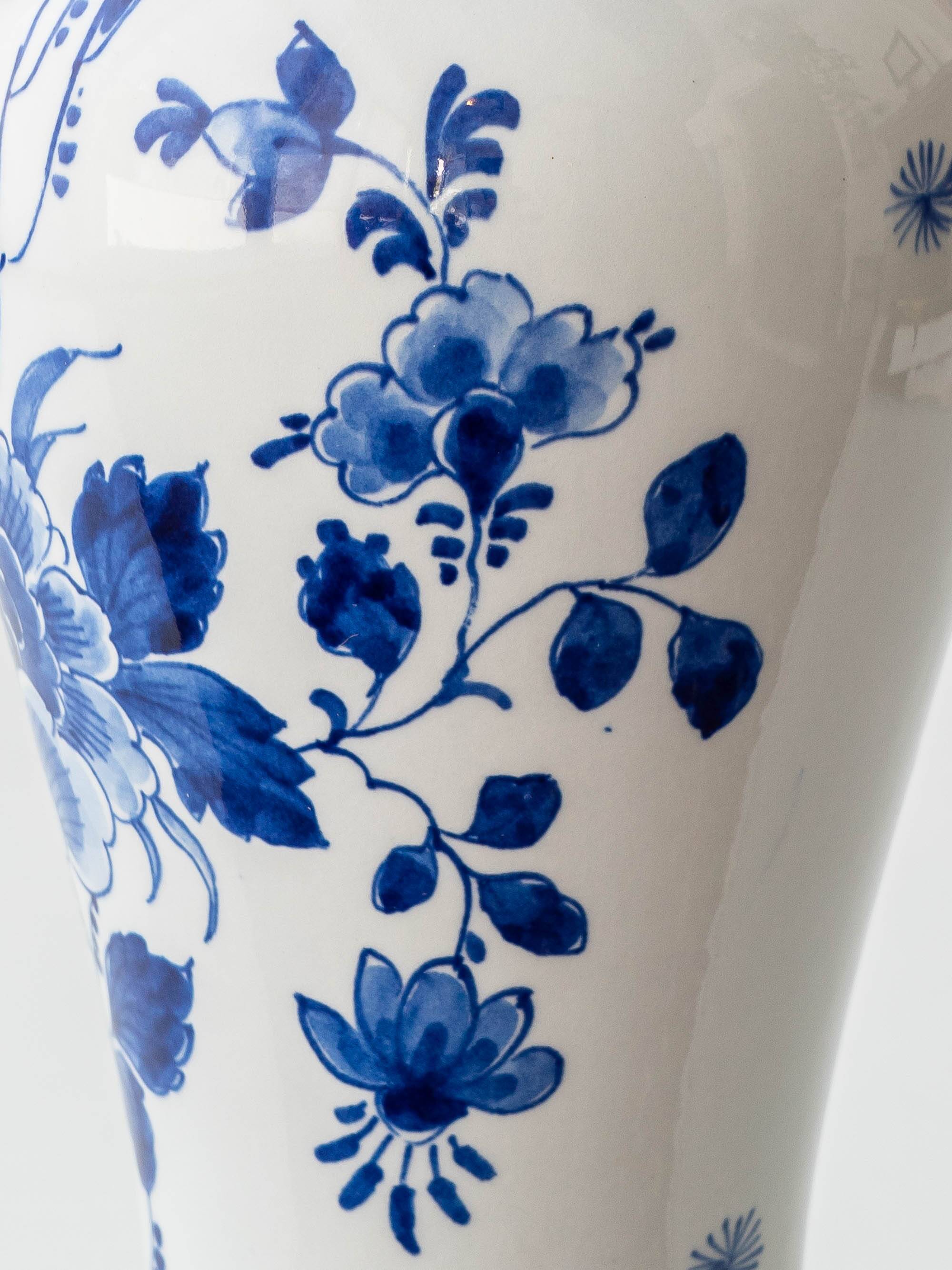 Royal Delft Blue, White, and Green Chinoiserie Bird Table Lamp, 1979