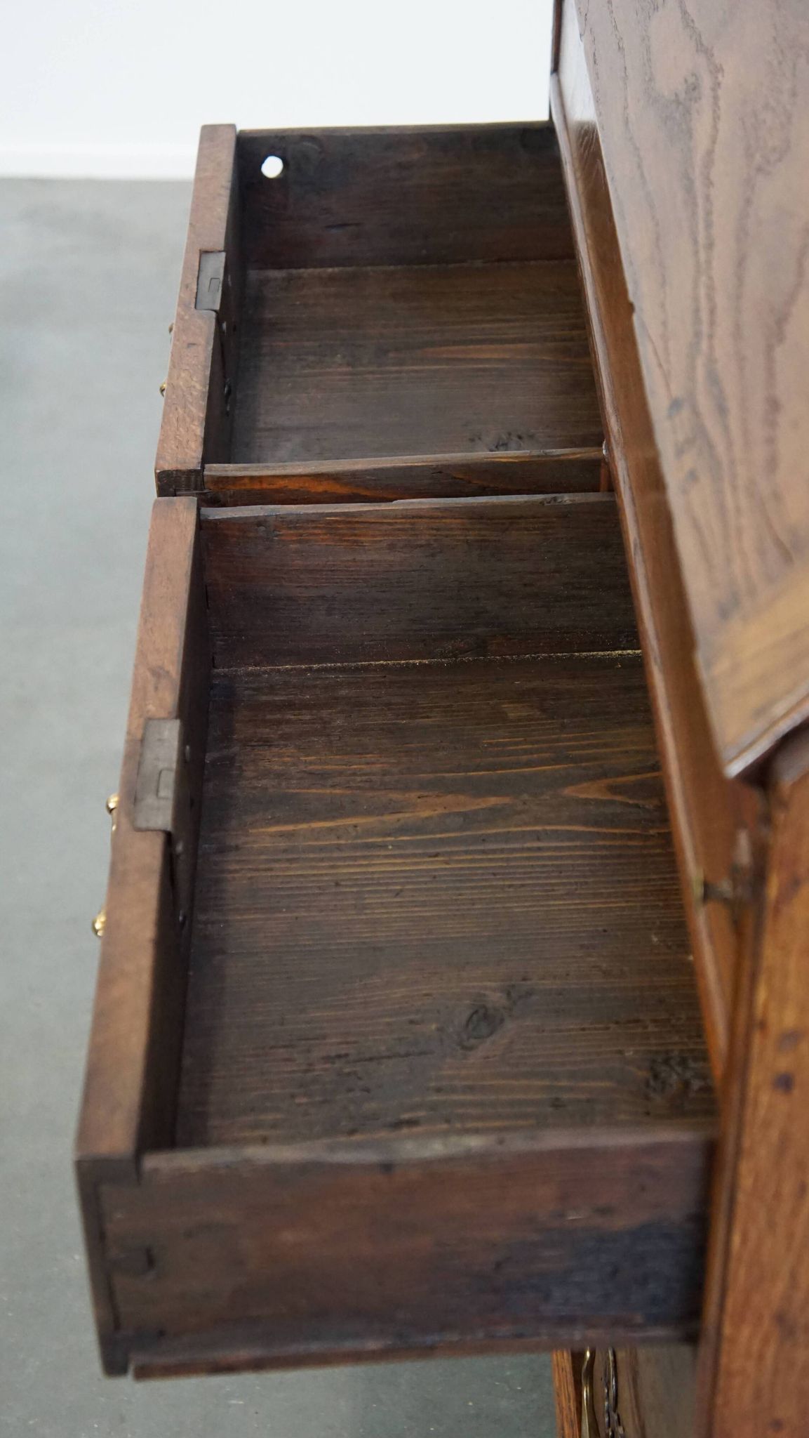 Antique English oak secretaire late 18th/early 19th century with stepped interior and working locks