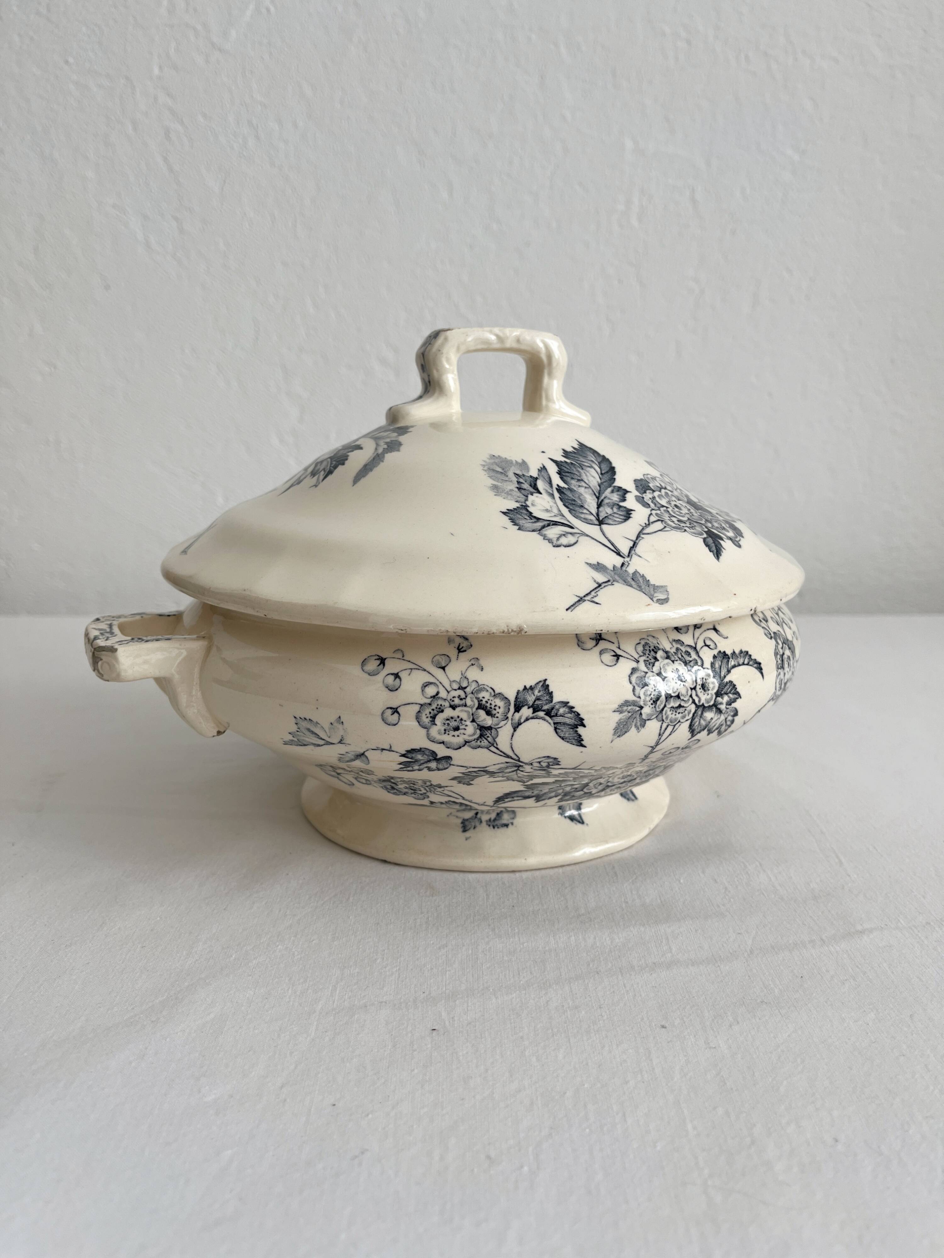 "Hawthorn" ironstone tureen, Longchamp pottery