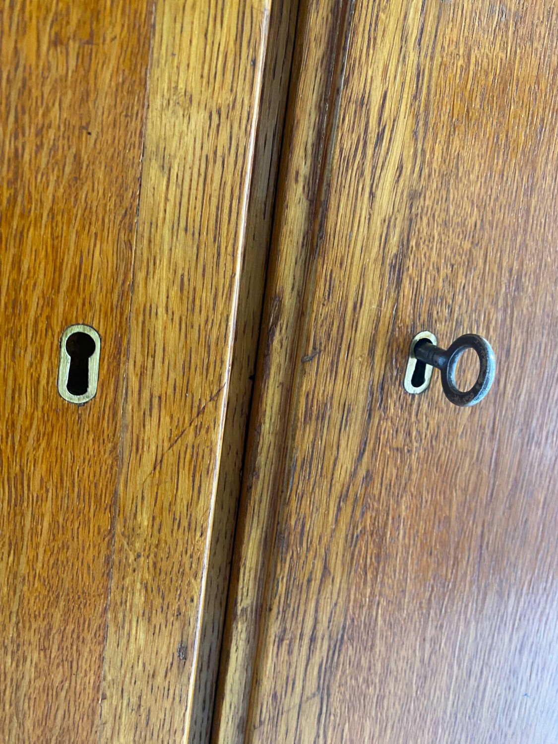 Vintage wardrobe feet compass