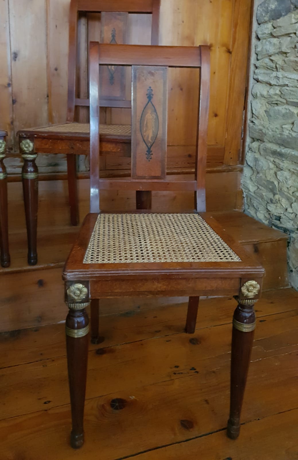 Set of 5 chairs canned