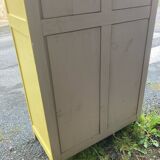 Simple yellow Parisian wardrobe