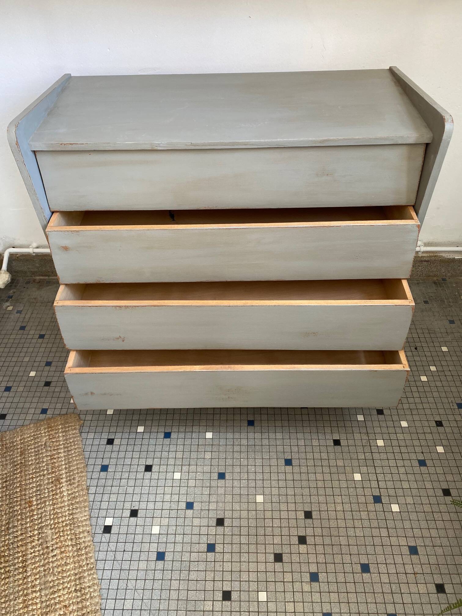 Chest of drawers from the 50s and 60s