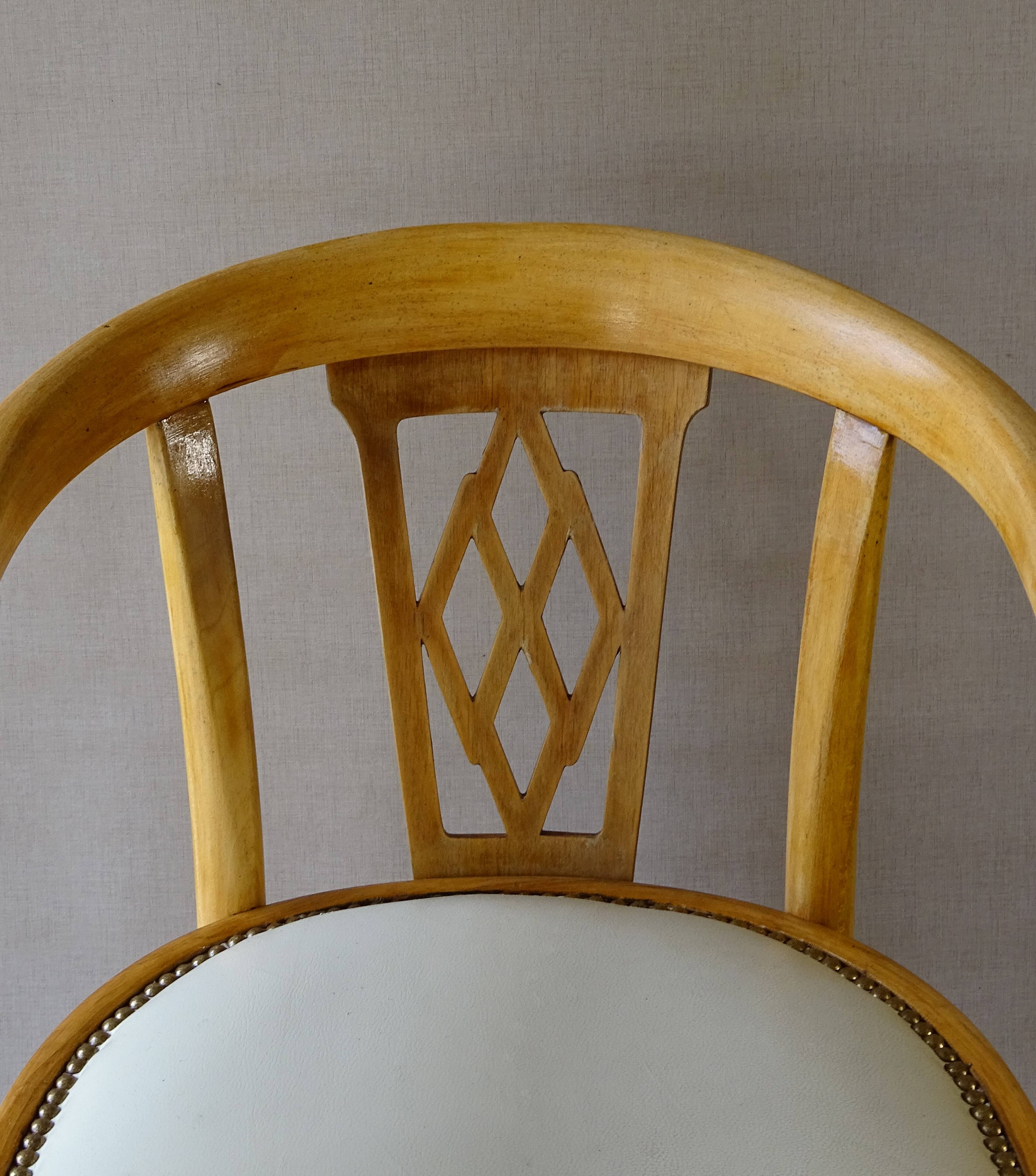 Thonet leather armchair N° A969 F, circa 1930, Art deco