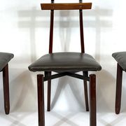 Ensemble de six chaises en bois italien du milieu du siècle