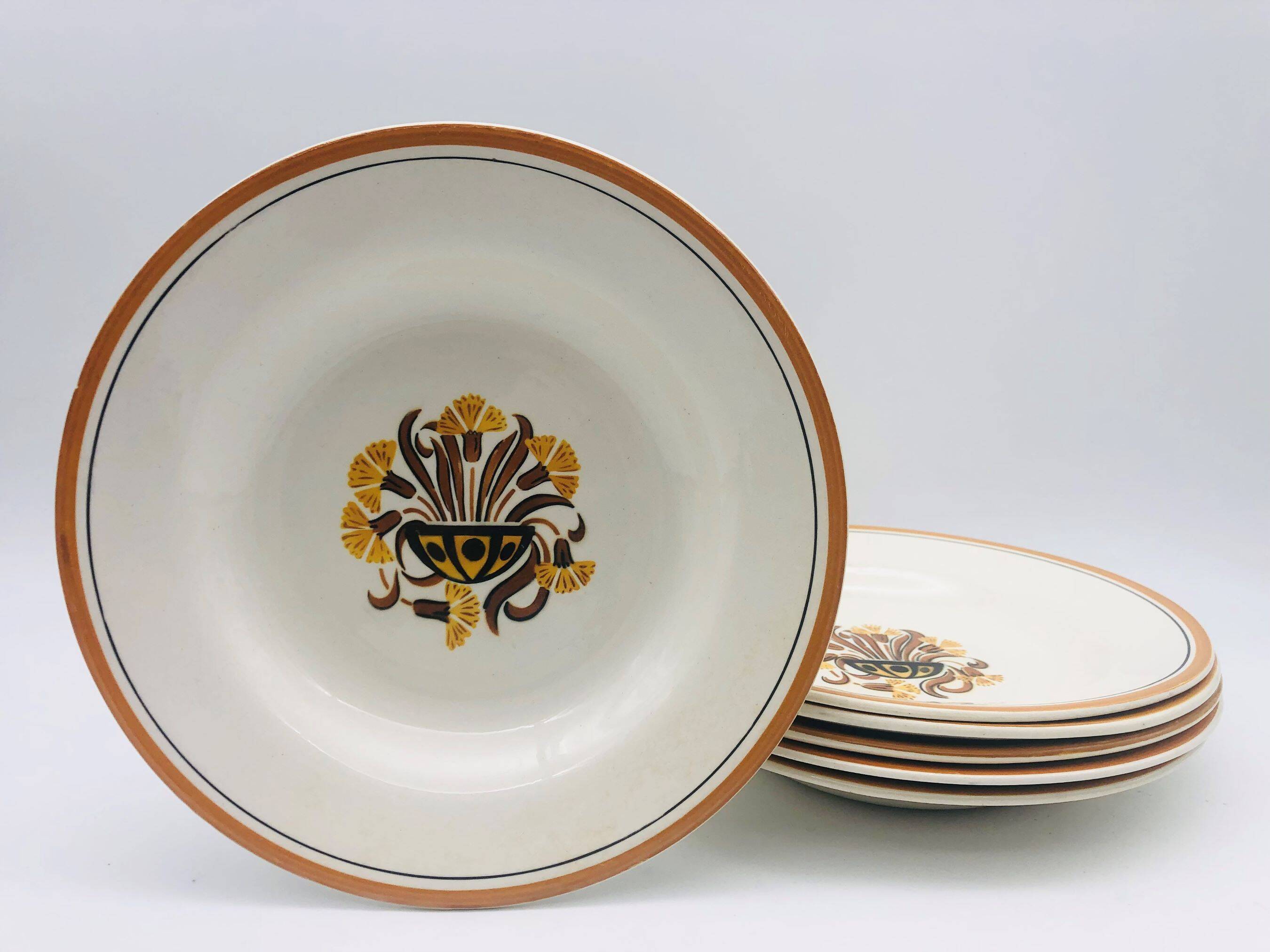 6 Deep Plates, Creil and Montereau – Carnation model.
