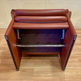 Adjustable and modular leather design armchair.