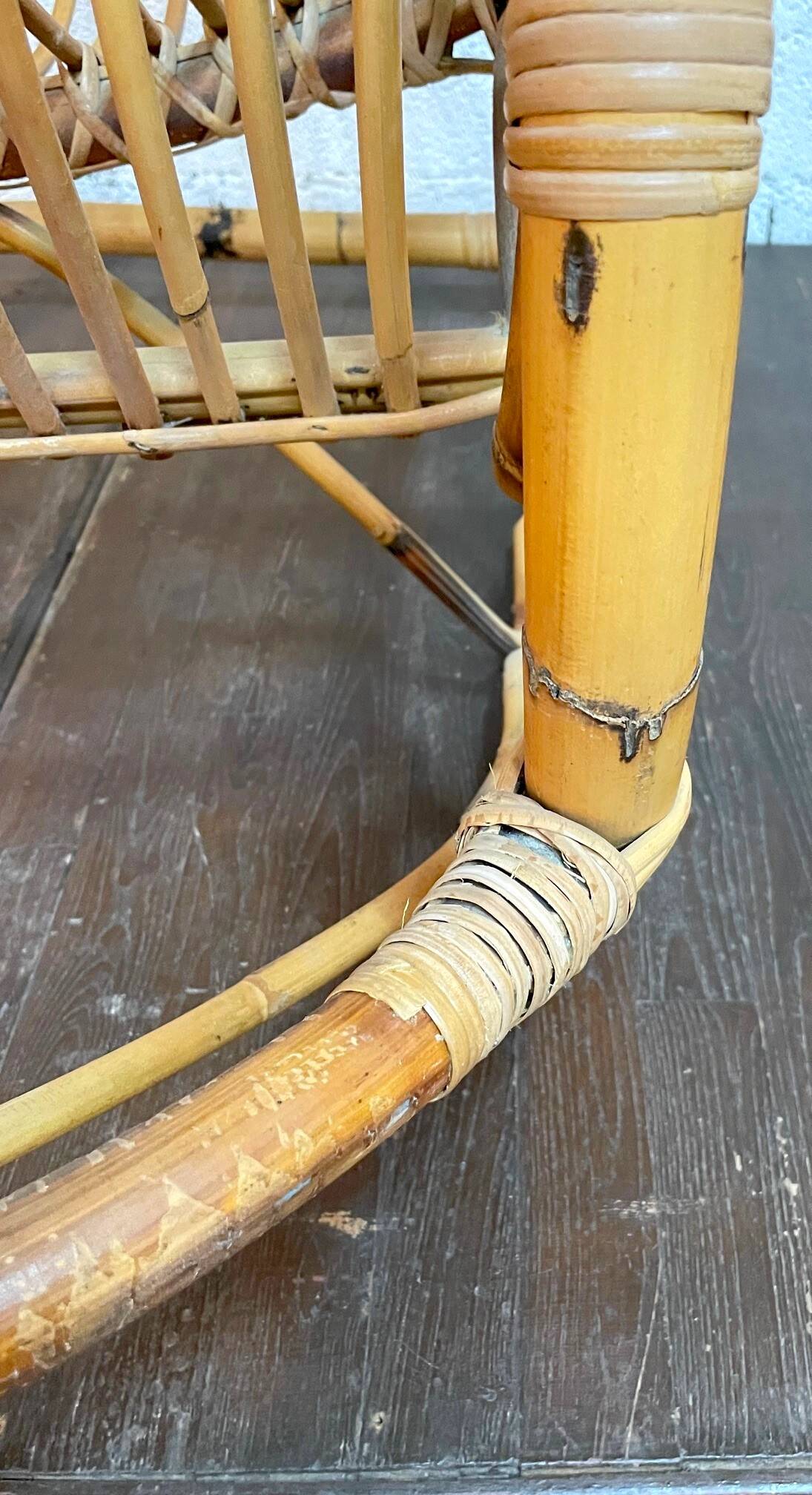 Vintage rocking chair in rattan by Rohé (Holland) from the 1960s.