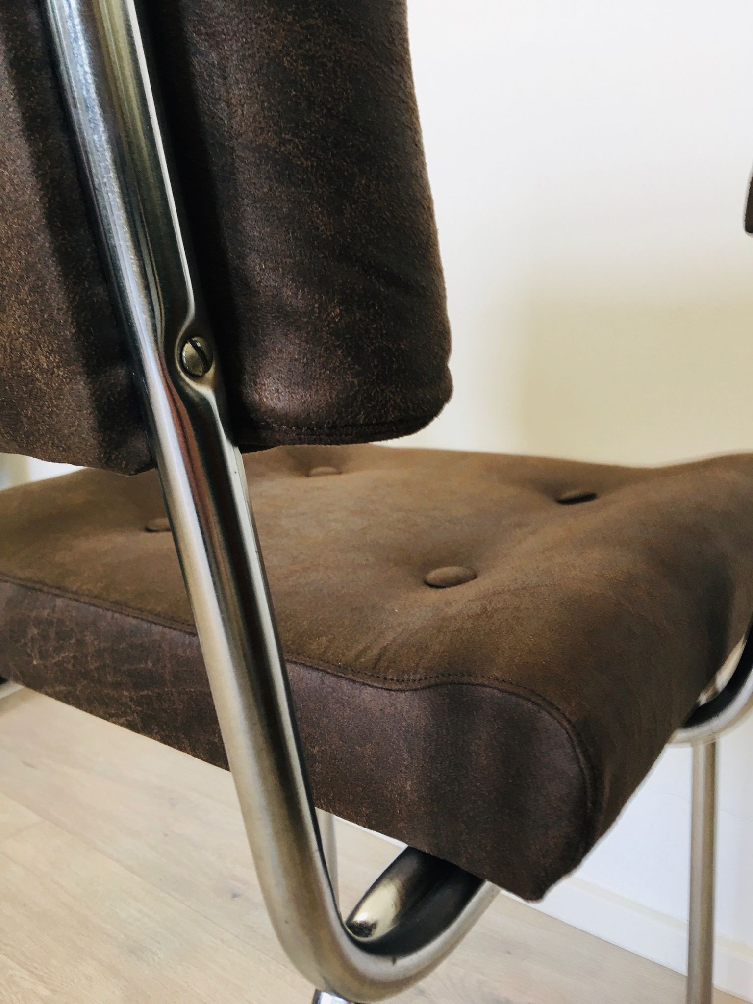 Chaise tubulaire tchèque marron de Belet, années 1970