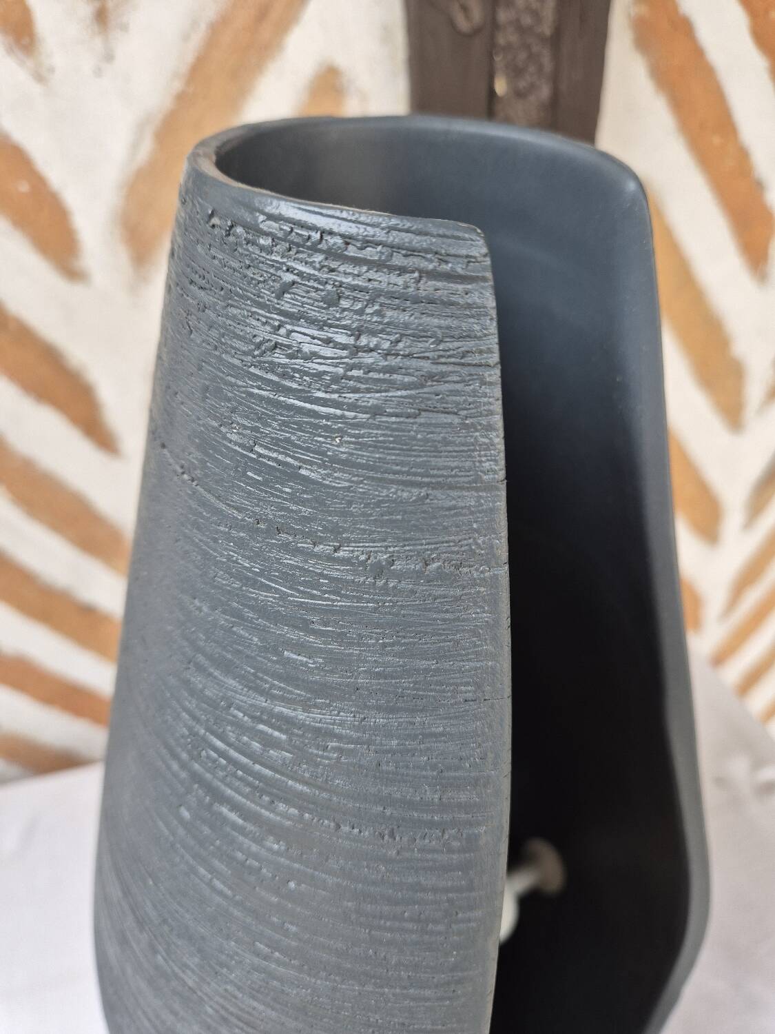 Grande lampe d'ambiance grise