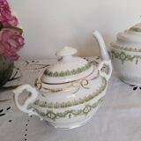 Service à thé  en porcelaine anglaise  , vert et or , antique