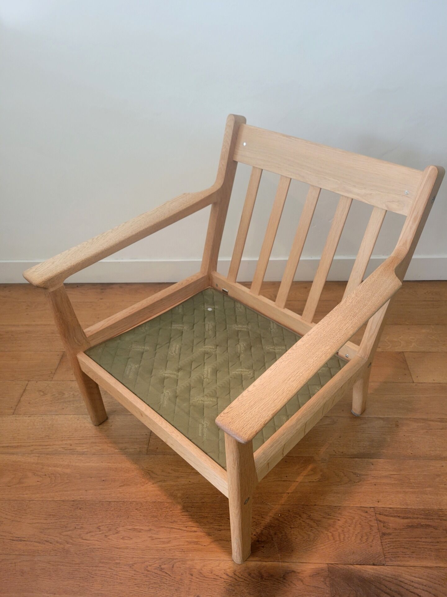 Vintage GE 256 armchair by Hans J. Wegner for Getama