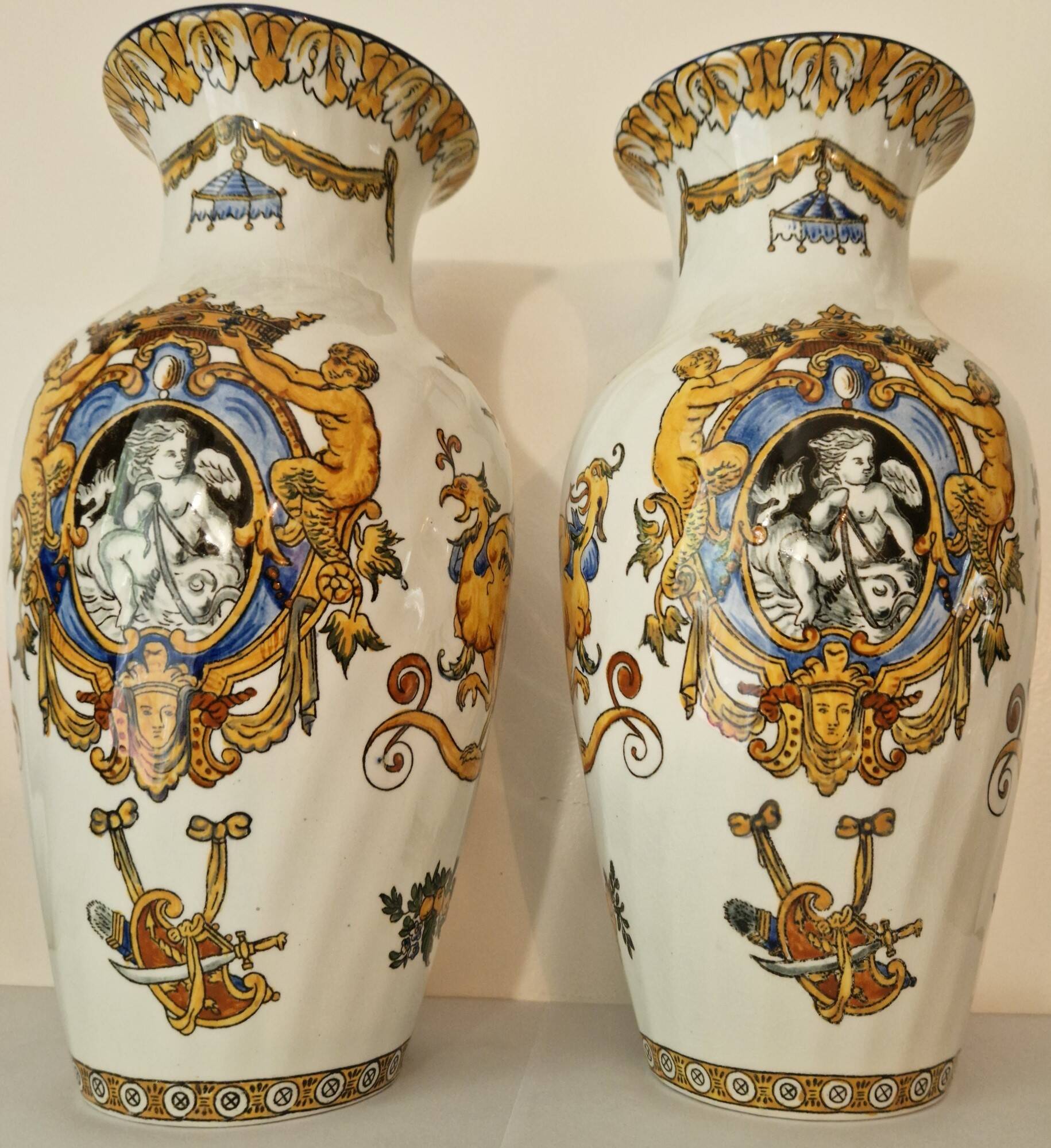Important pair of Renaissance vases in Gien earthenware – early 20th century