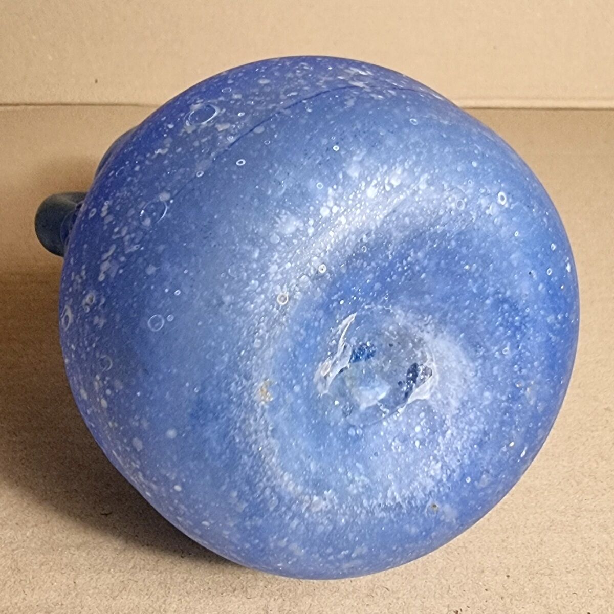 Glass vase a scavo at the antique Vetri d'arte Seguso