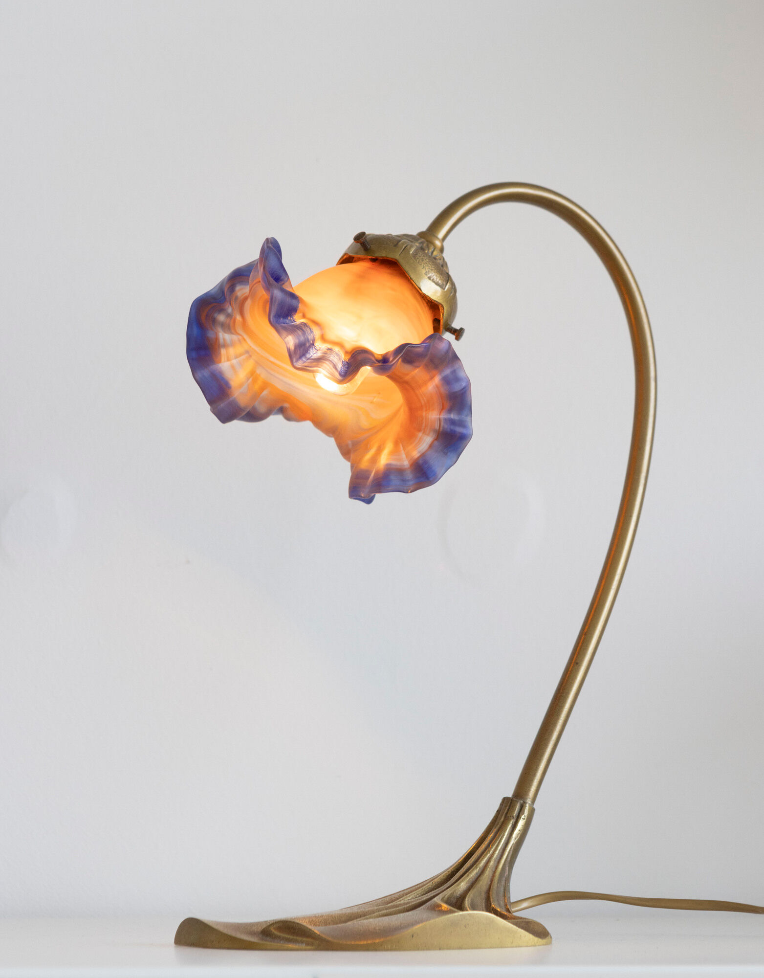 Lamp style art nouveau tulip glass of Vianne