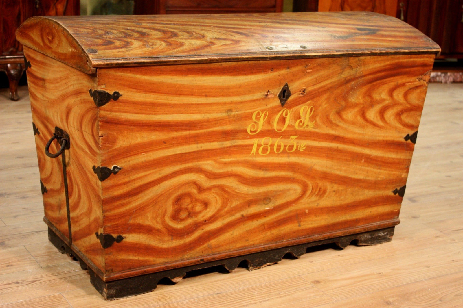 Former large Italian lase chest from the 19th century
