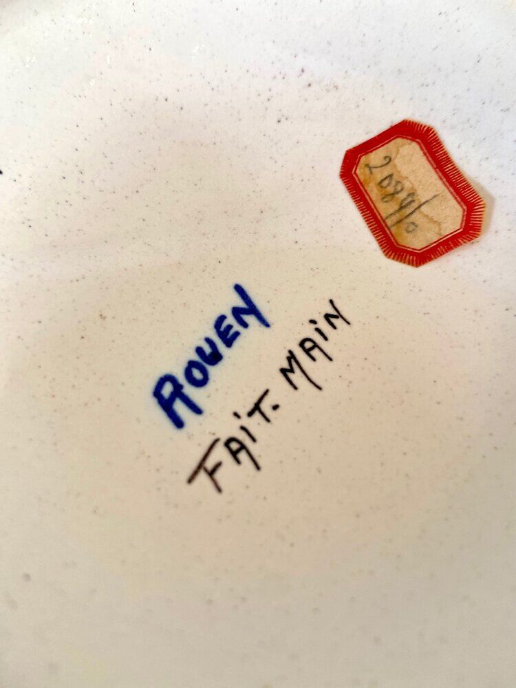 Blue earthenware jar C. Rosarum