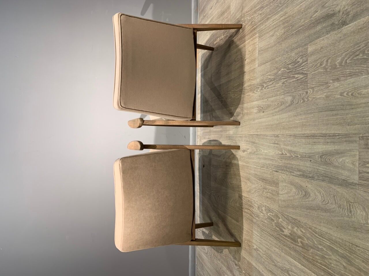 Paire de fauteuils conçus par Józef Chierowski 60