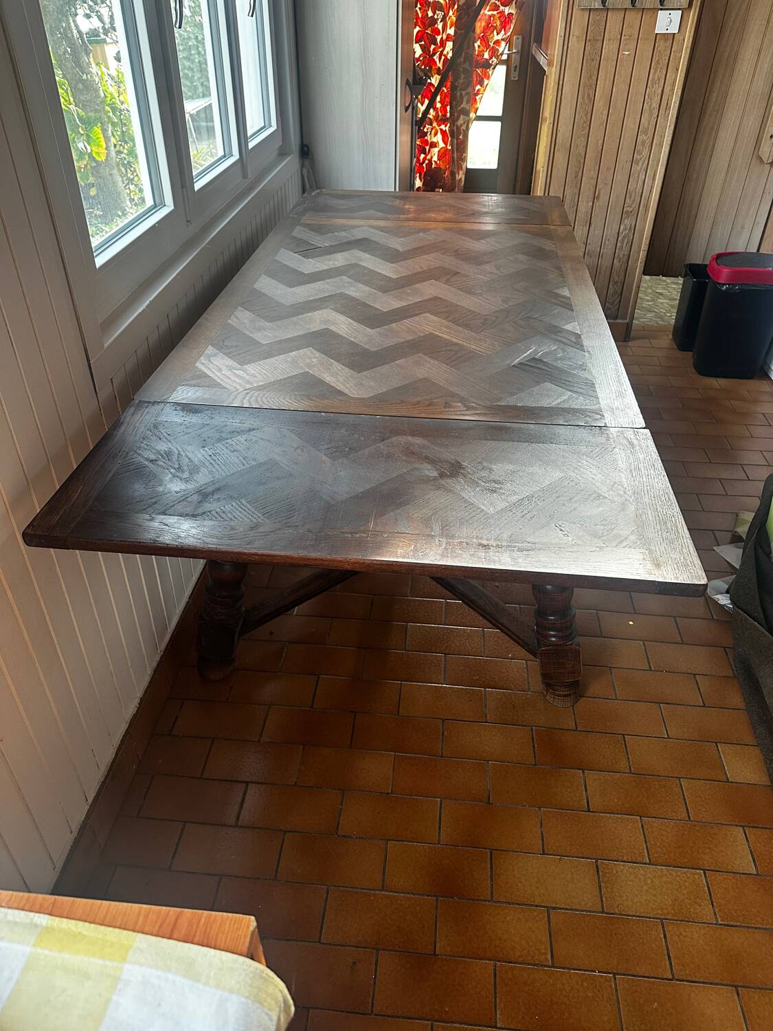 Rustic oak table with extensions