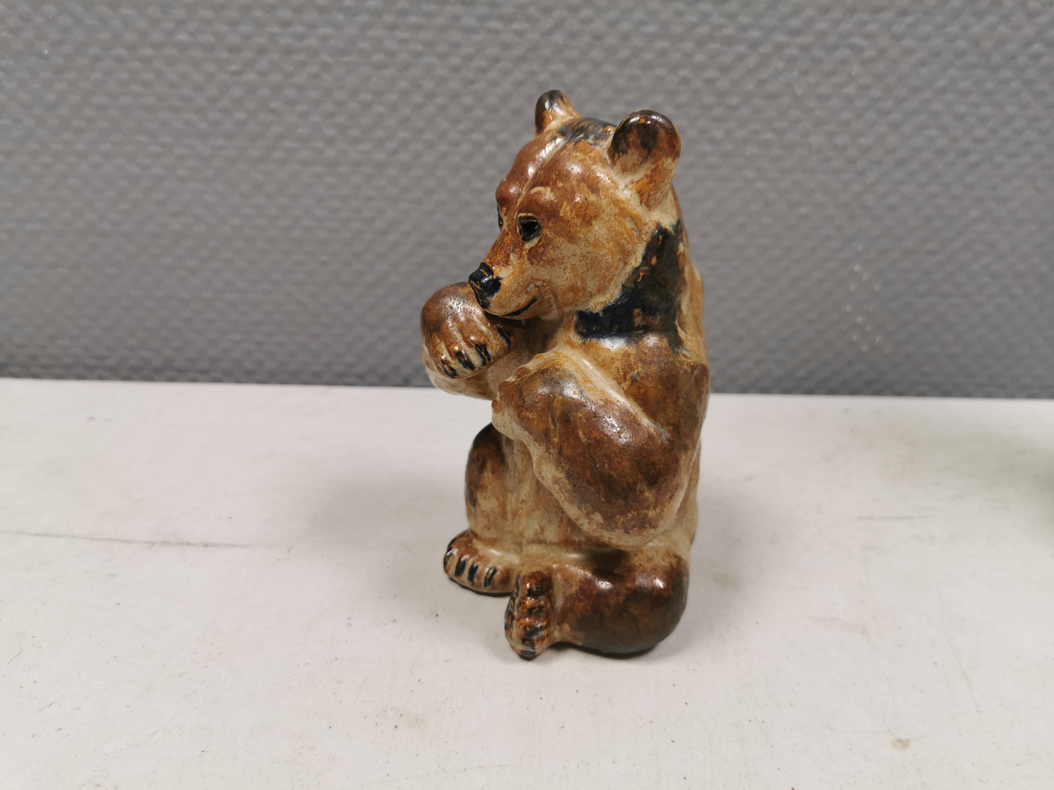 Beautiful ceramic bear by Arne Ingdam. Denmark, 1960s-70s.