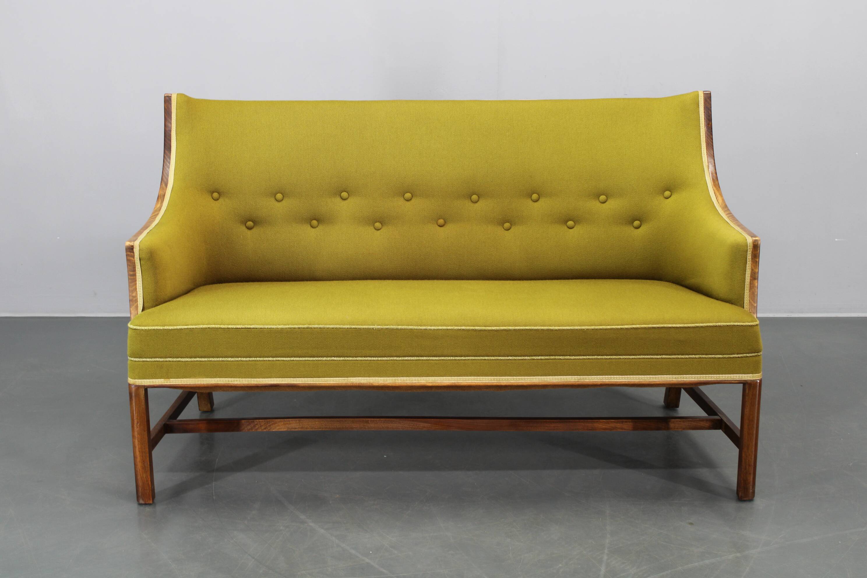 1950s Danish 2-seater sofa by Frits Henningsen