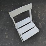 Scandinavian desk with compass legs for children