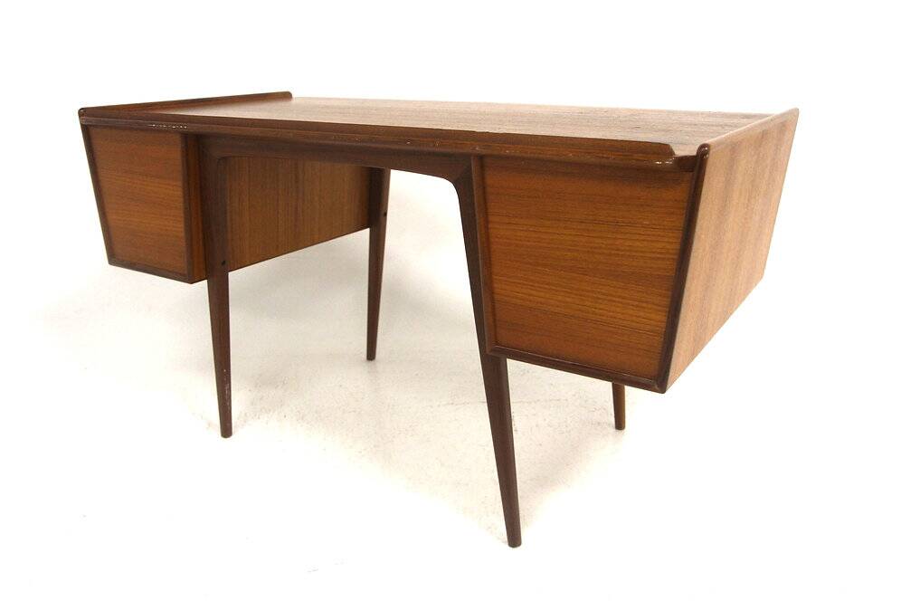 Scandinavian teak desk "PL. Uddebo", Svante Skogh, Sweden, 1950